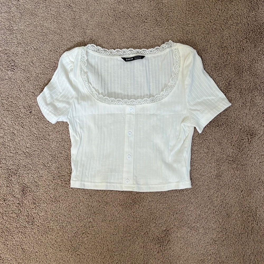White laced crop top